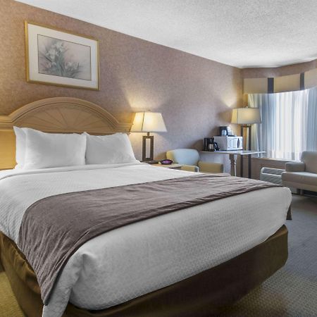 Flamingo Hotel Medicine Hat Dış mekan fotoğraf