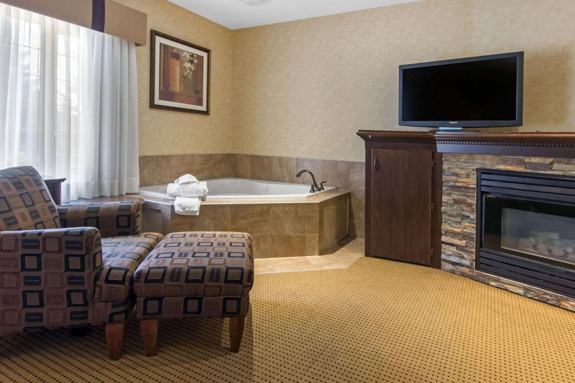 Flamingo Hotel Medicine Hat Dış mekan fotoğraf